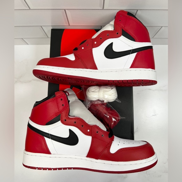 Nike Retro Air Jordan Chicago Red 1s 1 2016 GS - Picture 6 of 10